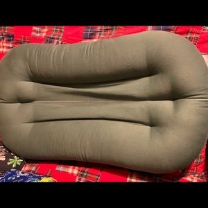 Snuggle me. Dark green color